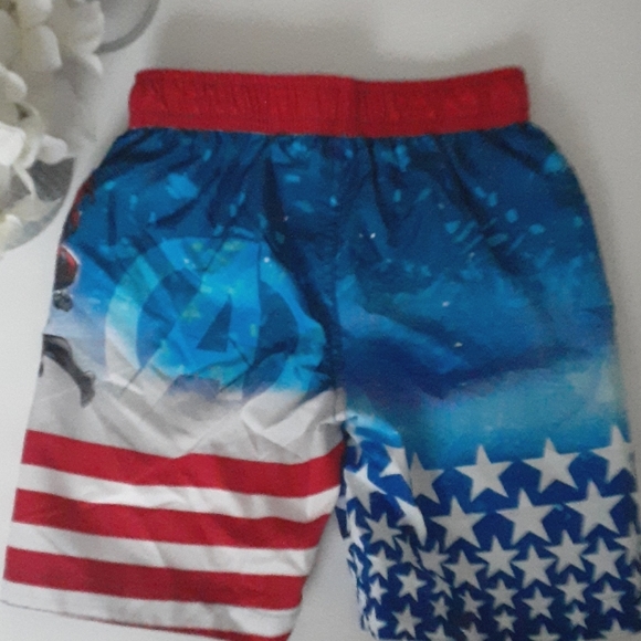 Marvel Avengers Boys swim trunks size:4 - Picture 2 of 4